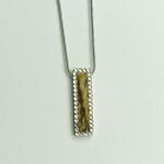 Anhänger aus Hirschhorn mit Swarovski-Steinen
